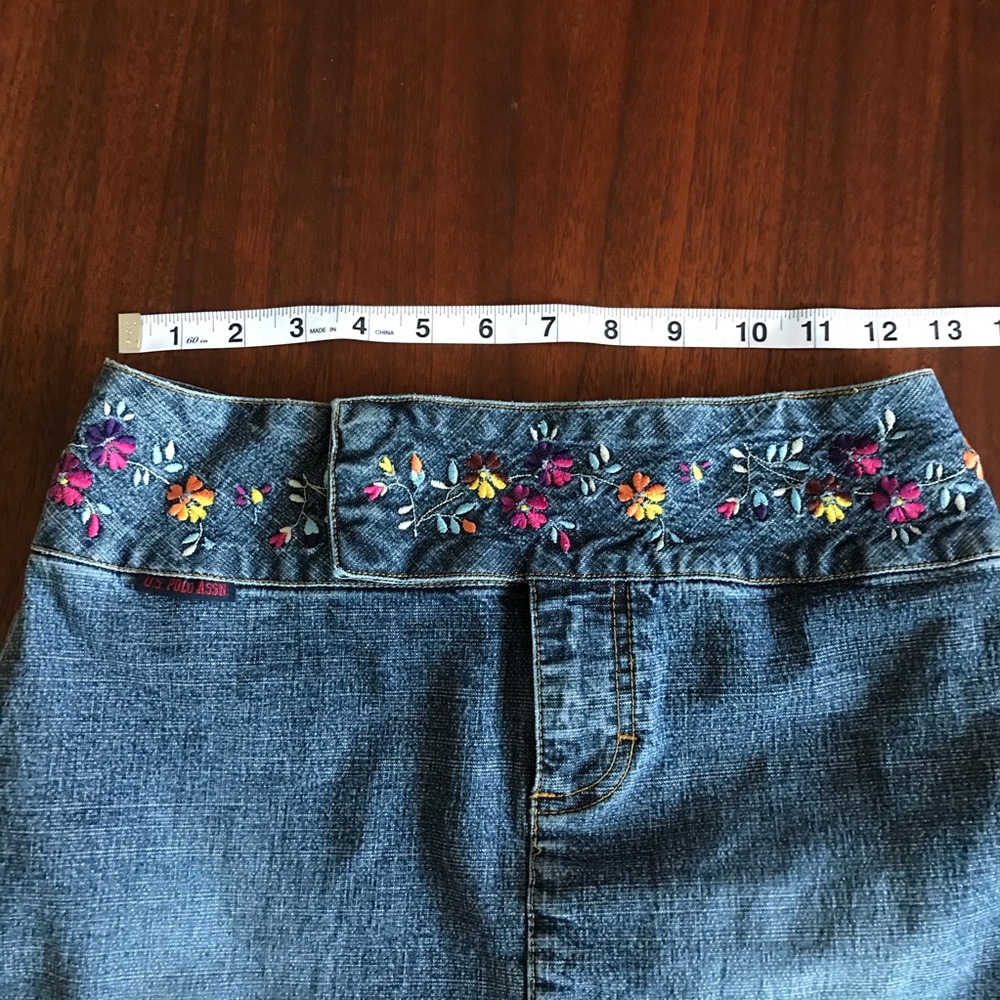Denim jean skirt, embroidered waist, size 3/4.